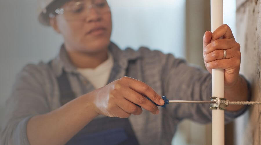 Expert burst pipe repair services in Earlimart, CA